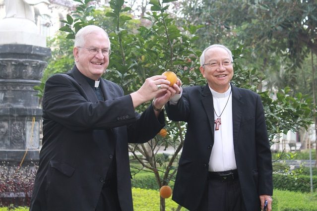 Tổng Giám mục Hoa Kỳ viếng thăm Việt Nam để tỏ tình thân ái, tương trợ