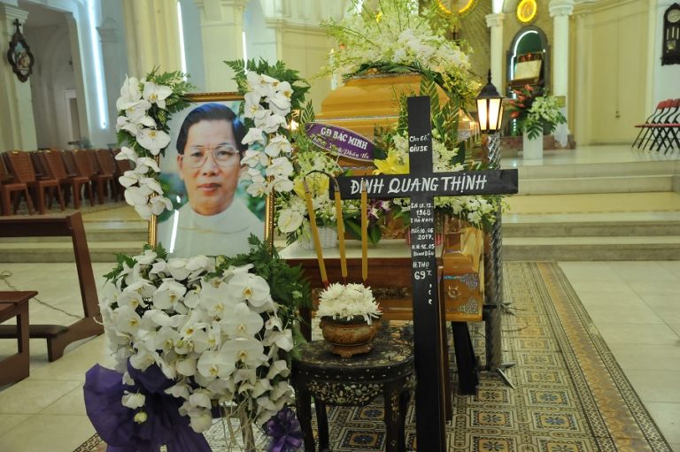 THÁNH LỄ AN TÁNG VÀ … BÀI GIẢNG … KHÔNG SOẠN !