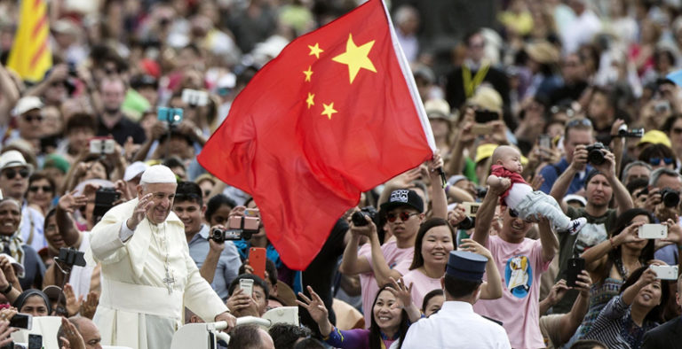 Phòng báo chí Tòa Thánh lên tiếng về vấn đề Trung Quốc