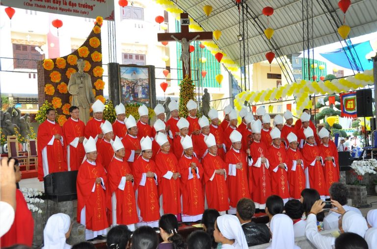 HỘI ĐỒNG GIÁM MỤC  VIỆT NAM : HÀNH HƯƠNG BA GIỒNG