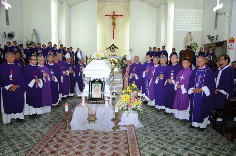 CUỘC ĐỜI GÃ SIÊU : CÁI KẾT LẶNG VÀ CON XIN PHÓ THÁC !