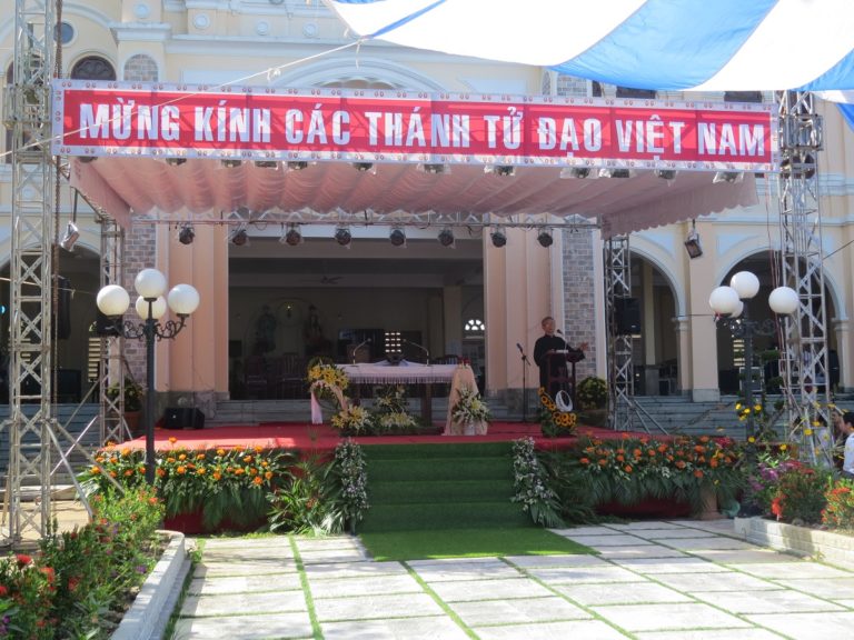 TRUNG TÂM HÀNH HƯƠNG ĐÌNH KHAO : THÁNH LỄ KHAI TRƯƠNG CHƯƠNG TRÌNH VỀ NGUỒN