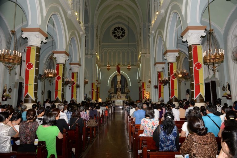 HỌ ĐẠO CHỢ ĐŨI : “HỌ HẾT RƯỢU RỒI !”