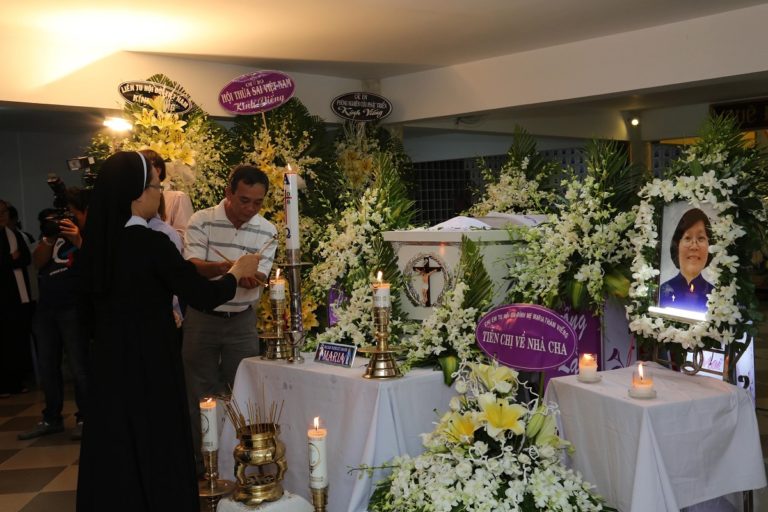 TU HỘI MẸ MARIA THĂM VIẾNG : THÁNH LỄ AN TÁNG NỮ TU MARIA TRẦN THỊ KIM QUYÊN.