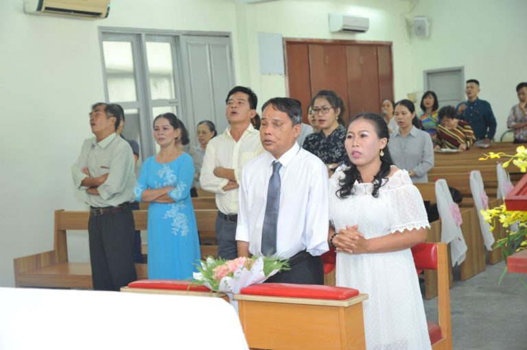 MÌNH NGHÈO MÀ LÒNG BIẾT MẾN THƯƠNG NHAU …