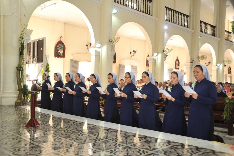 DÒNG CHÚA QUAN PHÒNG TỈNH DÒNG CÙ LAO GIÊNG : THÁNH LỄ VĨNH KHẤN