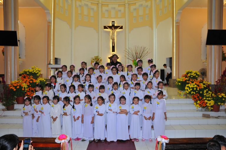 HỌ ĐẠO CÁI BÔNG : RƯỚC CHÚA LẦN ĐẦU