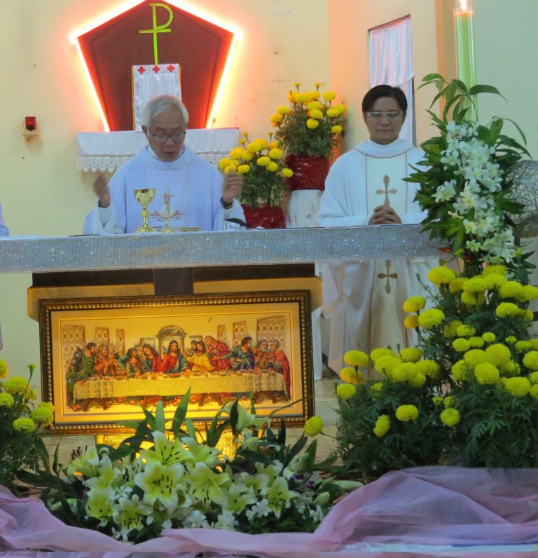 Họ đạo Giồng Trôm : Thánh Lễ giao thừa
