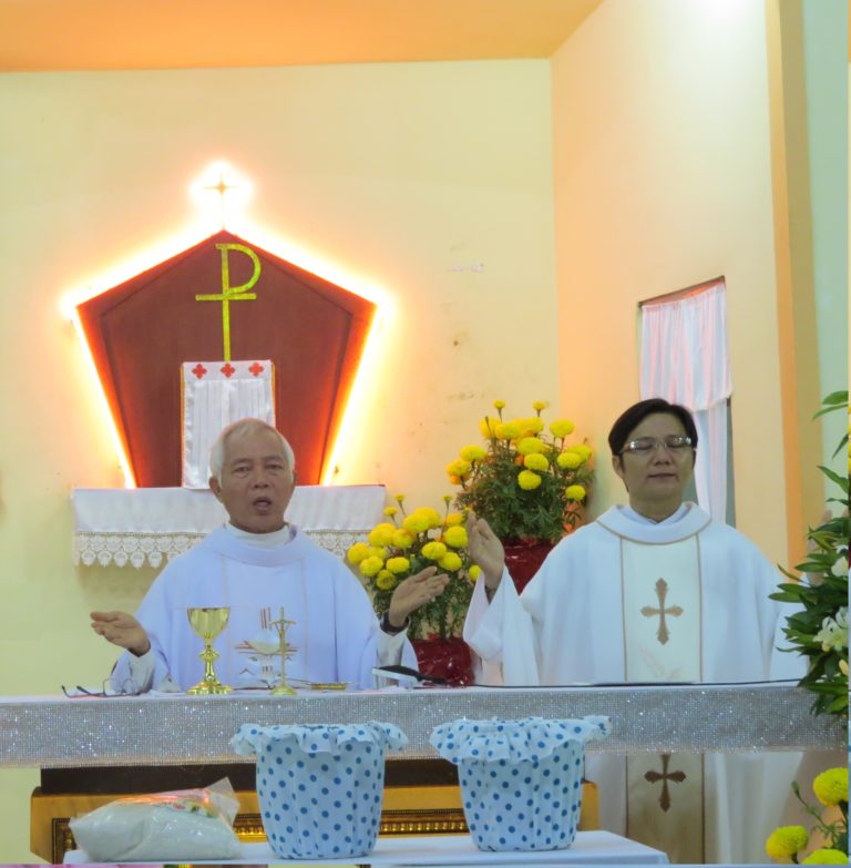 Họ đạo Giồng Trôm : Thánh lễ thánh hóa công ăn việc làm