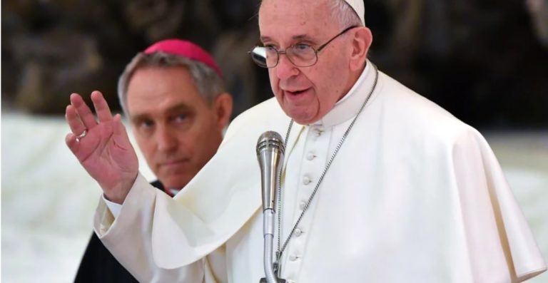 Giáo hoàng Francis ra lệnh cho các quan chức Vatican báo cáo nghi ngờ lạm dụng trẻ em