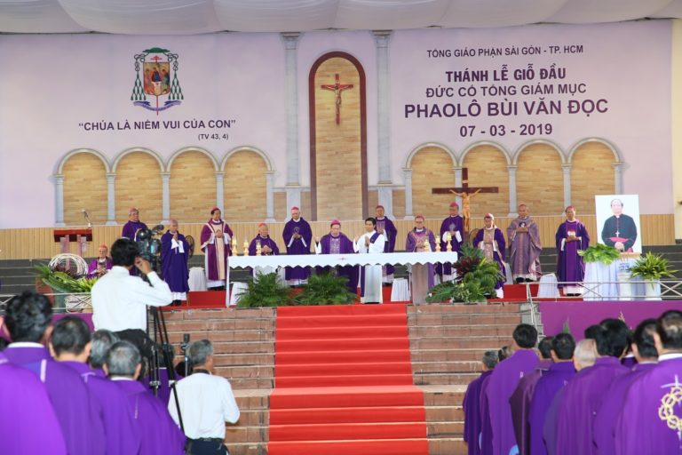 THÁNH LỄ GIỖ ĐẦU CẦU NGUYỆN CHO ĐỨC CỐ TỔNG GIÁM MỤC PHAOLÔ BÙI VĂN ĐỌC