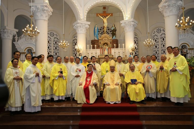 HỌ ĐẠO TÂN ĐỊNH : MỪNG THỌ BÁT TUẦN CHA NGUYÊN CHÁNH XỨ G. B. VÕ VĂN ÁNH