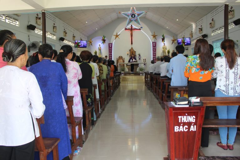 Họ đạo Giồng Dầu : Thứ Tư Lễ Tro