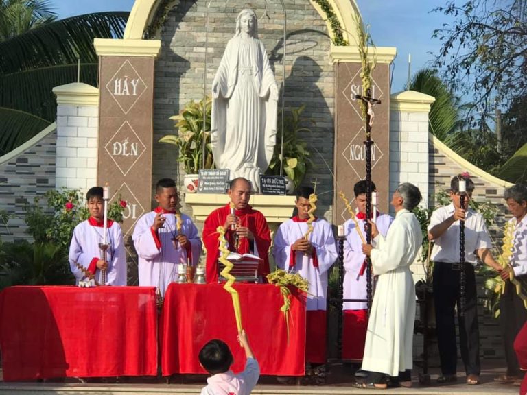 Họ đạo Cái Nứa : Bước vào Tuần Thánh