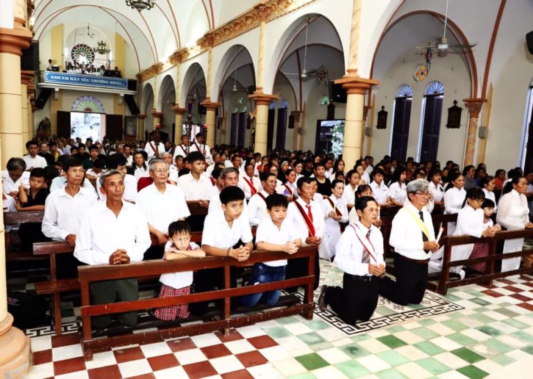 Họ đạo Cái Nhum : Thánh Lễ Tiệc Ly