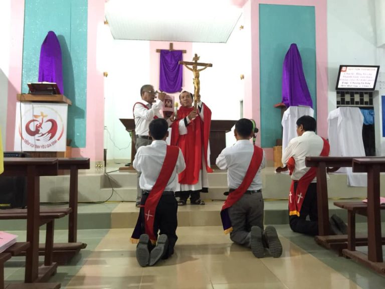 Họ đạo Tiểu Cần : Thứ Sáu Tuần Thánh