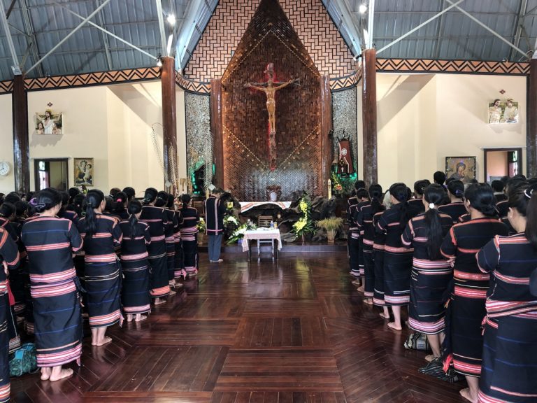 HIIỆP HỘI THÁNH THỂ MIỀN PLEIKU MỪNG BỔN MẠNG