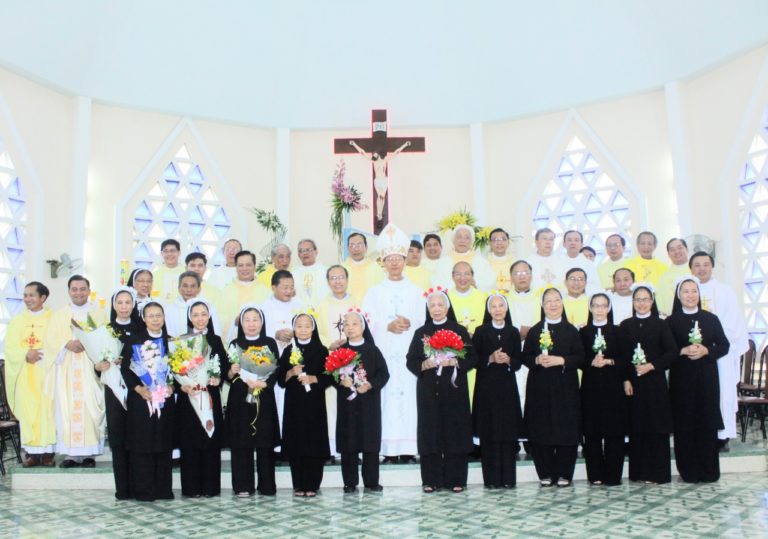 DÒNG MẾN THÁNH GIÁ THỦ THIÊM : HỒNG ÂN THÁNH HIẾN