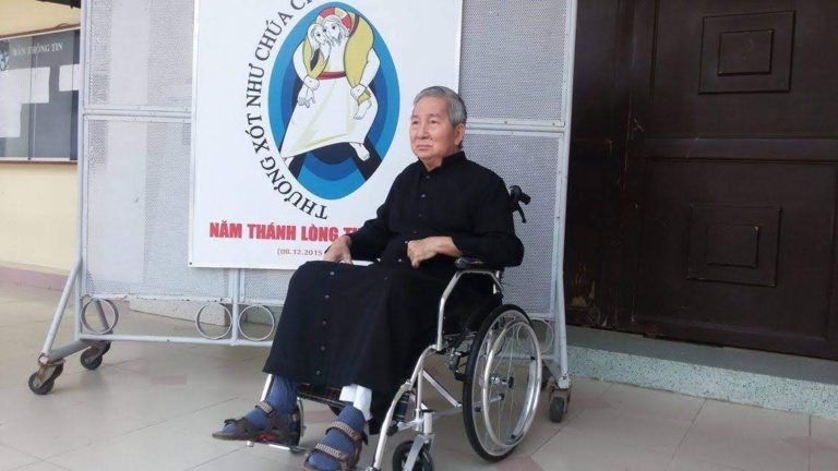 NHỚ CHA YÊU 49 NGÀY : “TRỞ NÊN MỌI SỰ CHO MỌI NGƯỜI”