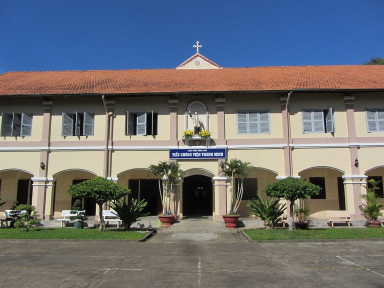 GIA ĐÌNH TIỂU CHỦNG VIỆN PHILIPPHÊ MINH : MỪNG SINH NHẬT LẦN THỨ 75