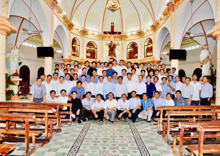 QUÝ CHA “BABY” VIẾNG ĐỨC MẸ XỨ DỪA