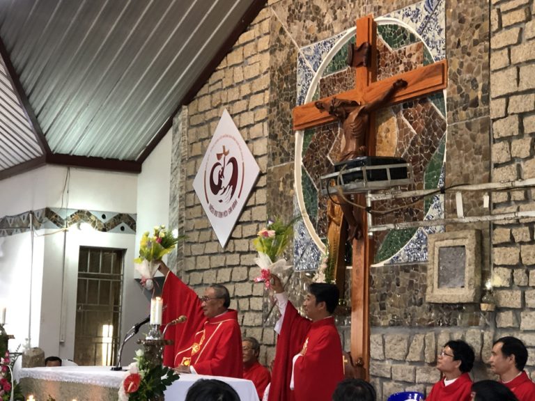 NGÔ SƠN KHÁNH THÀNH “NGÔI NHÀ MƠ ƯỚC”