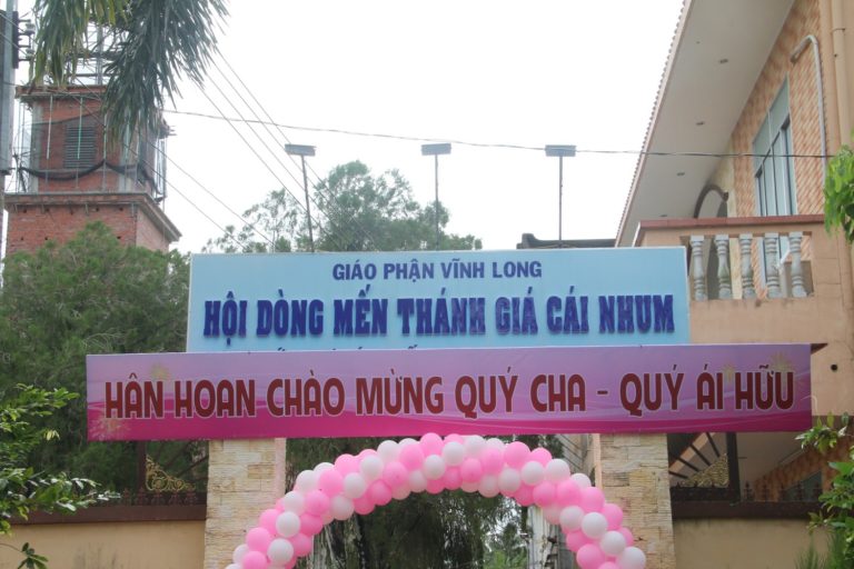 DÒNG MẾN THÁNH GIÁ CÁI NHUM : MỪNG LỄ SUY TÔN THÁNH GIÁ