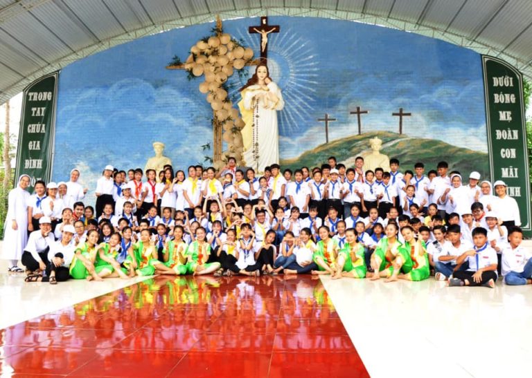 Họ Đạo Cái Nhum : Dòng Thánh Phaolo Mỹ Tho quảng bá ơn gọi