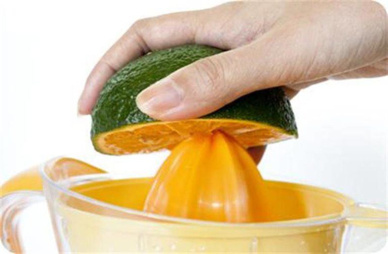 Chỉ cần thêm chút gia vị này vào nước cam, cơ thể đang mệt liền khỏe lại