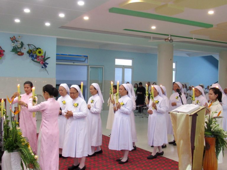 Theo Đạo Có Cần Thiết Cứ Phải Đi Nhà Тнờ, Đi Lễ Không?