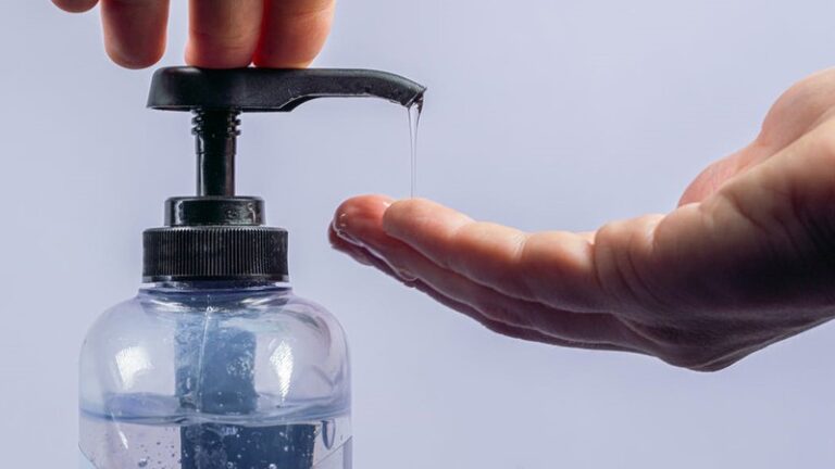 Những sai lầm thường gặp khi sử dụng nước rửa tay khô