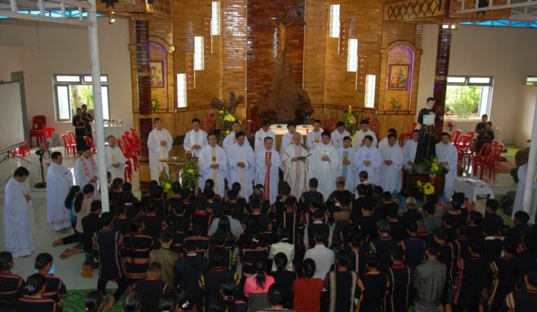 Cộng đoàn Dòng Chúa Cứu Thế Tây Nguyên : Mừng 3 trong 1