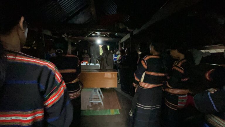 PHẬN NGƯỜI ĐAU KHỔ !