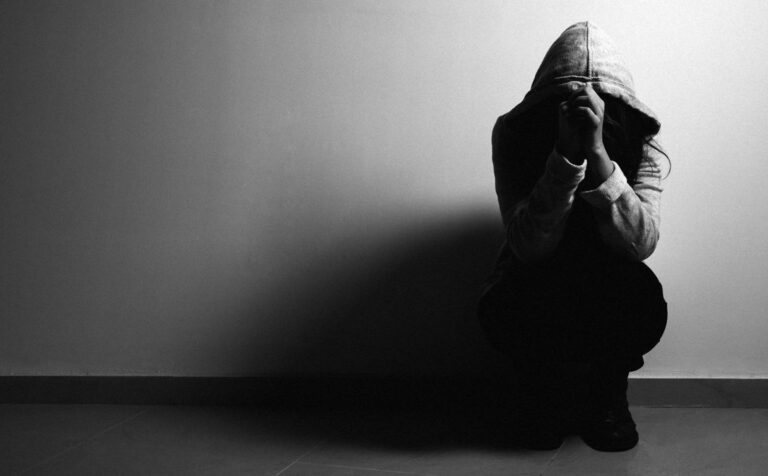 Mất người thân yêu vì tự tử