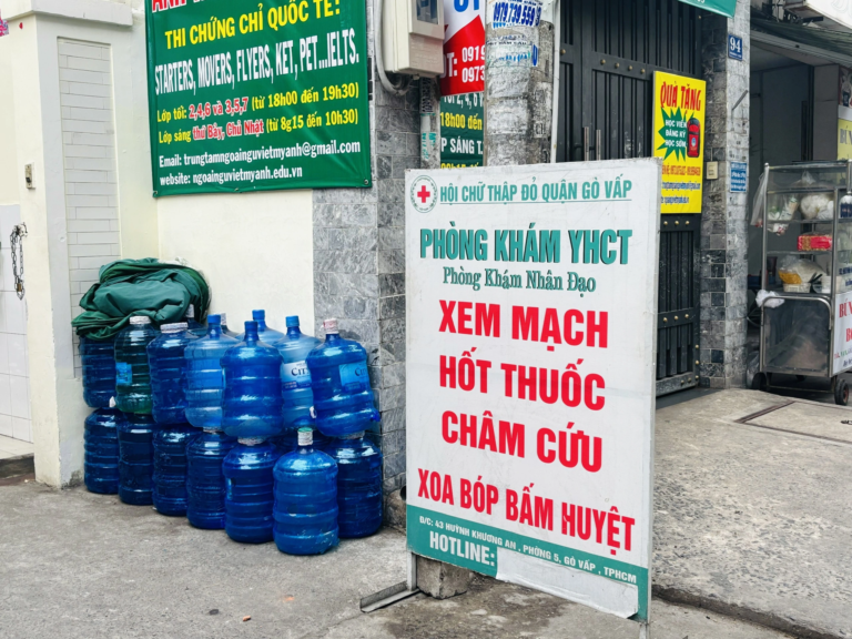 Sài Gòn nghĩa tình: Những y sĩ không lương cứu người ở phòng khám nhân đạo